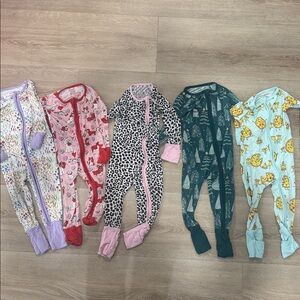 Set of 5 Baby Footed Pajamas